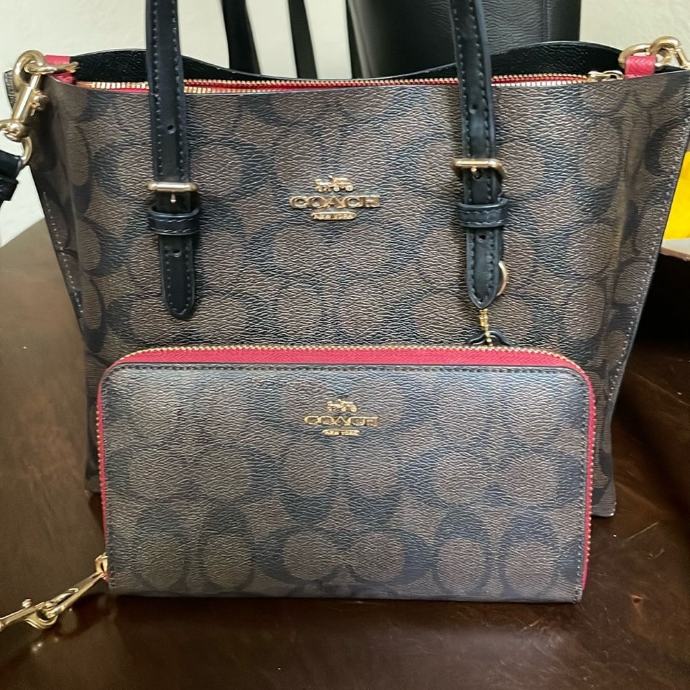 Coach Mollie 25 tote with matching wallet/wristlet